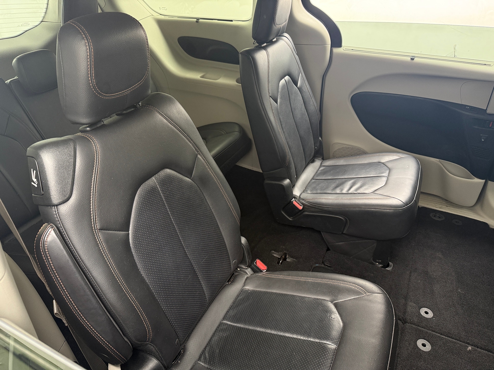 Thumbnail: 2018 Chrysler Pacifica - 5