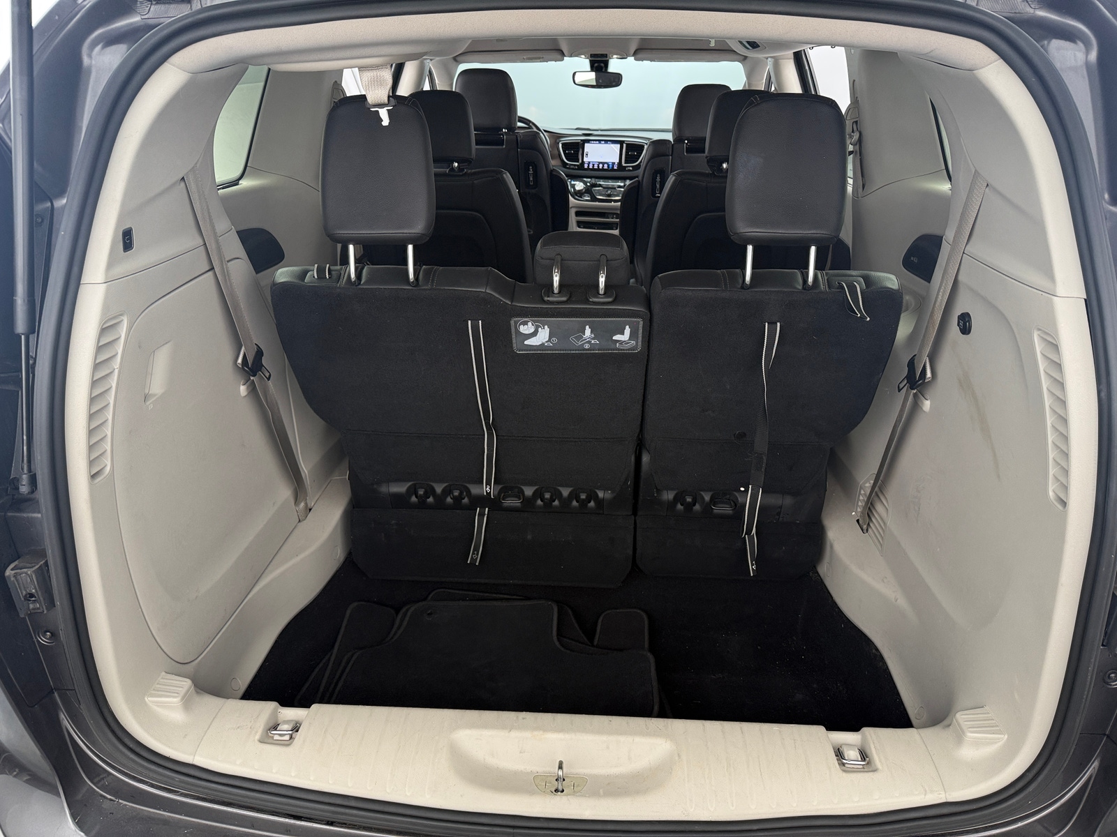 Thumbnail: 2018 Chrysler Pacifica - 6