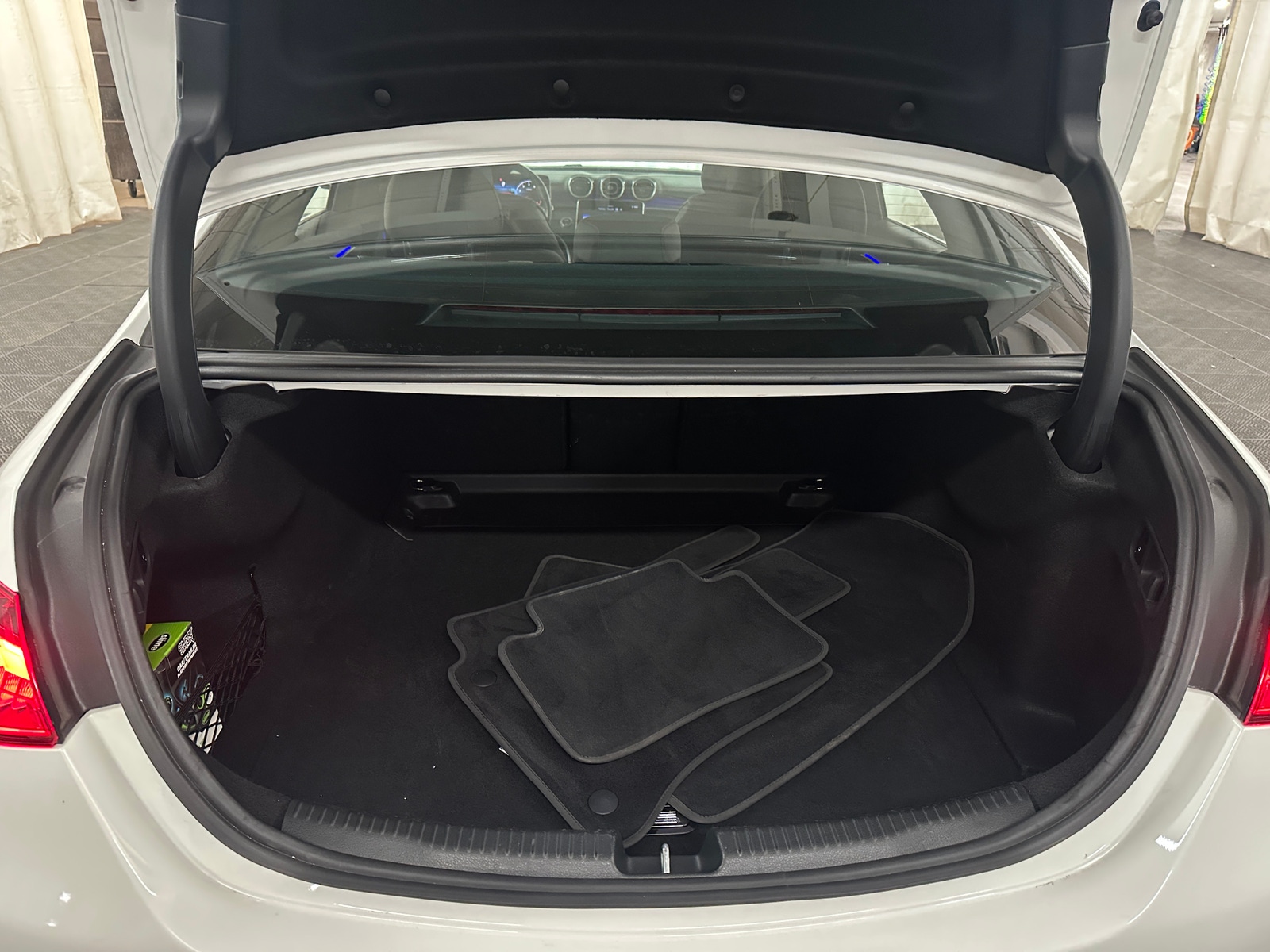 Thumbnail: 2024 Mercedes-Benz C-Class - 6