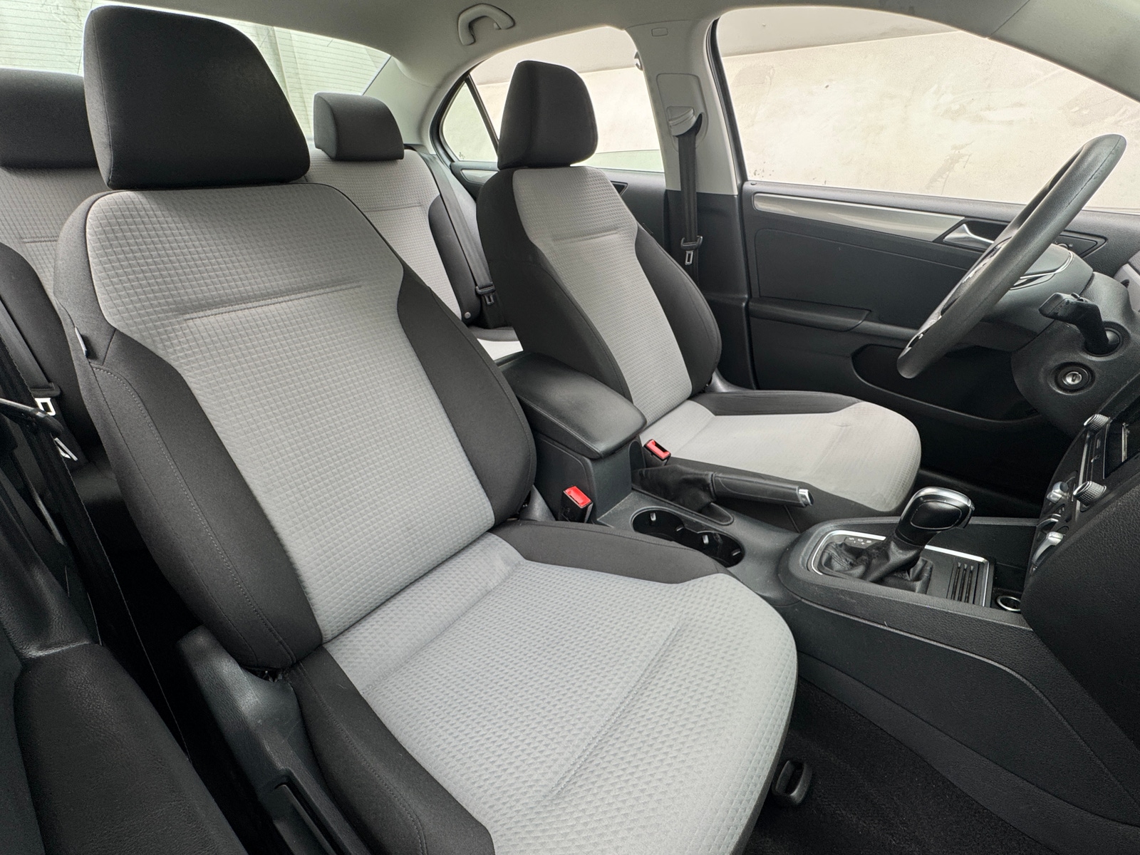 Thumbnail: 2017 Volkswagen Jetta - 2