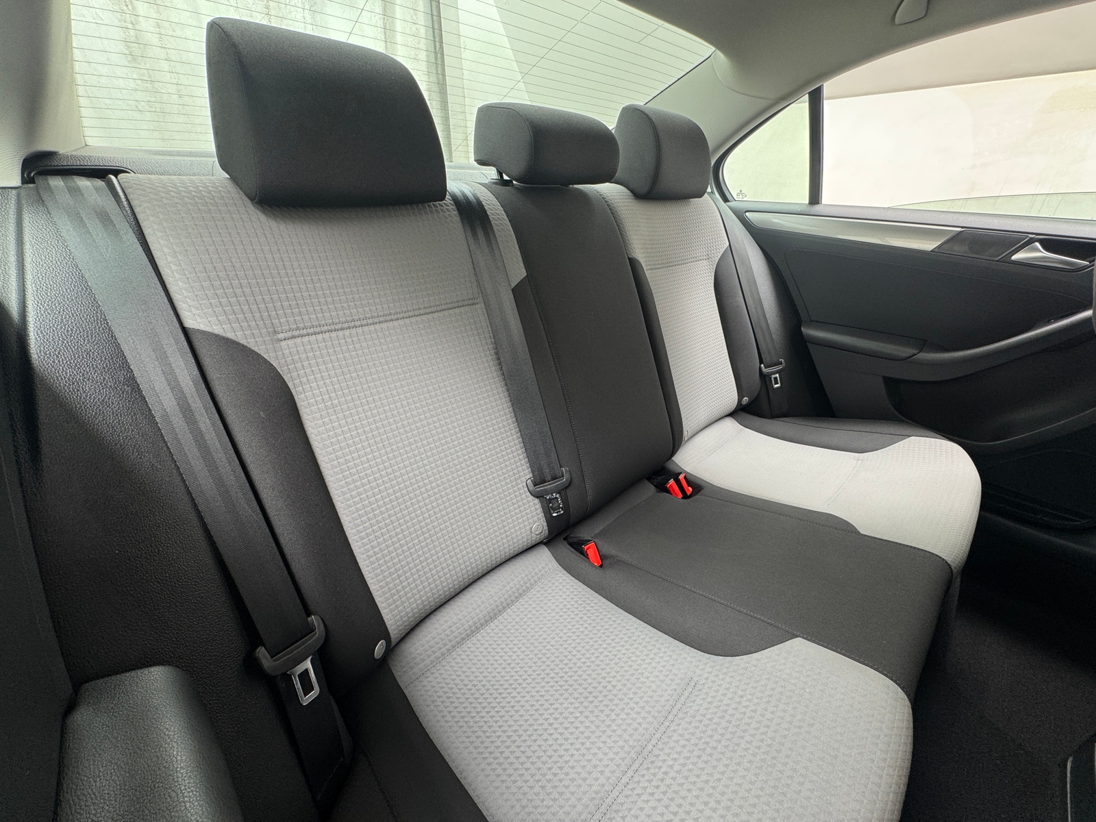 Thumbnail: 2017 Volkswagen Jetta - 6