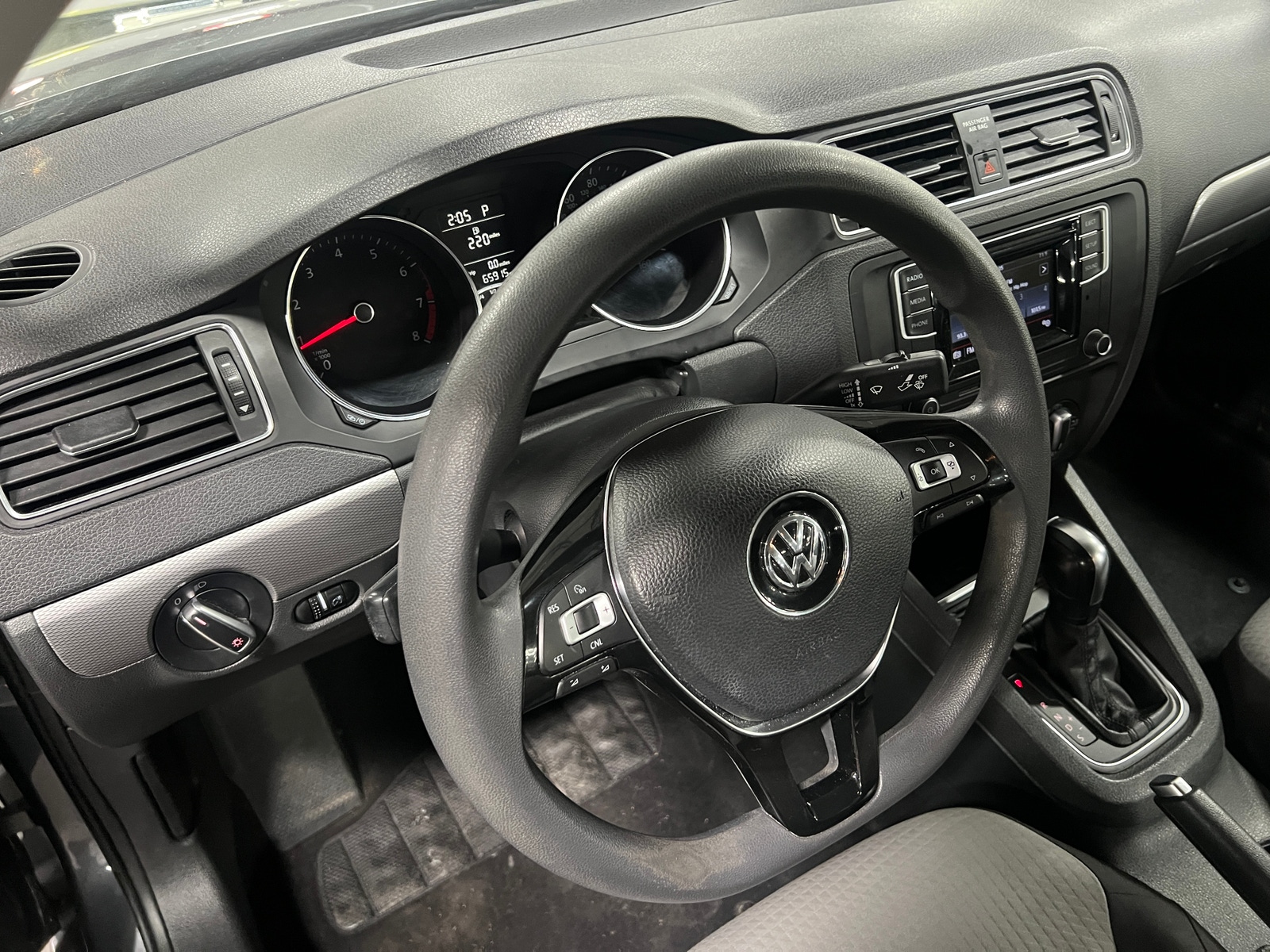 Thumbnail: 2017 Volkswagen Jetta - 5