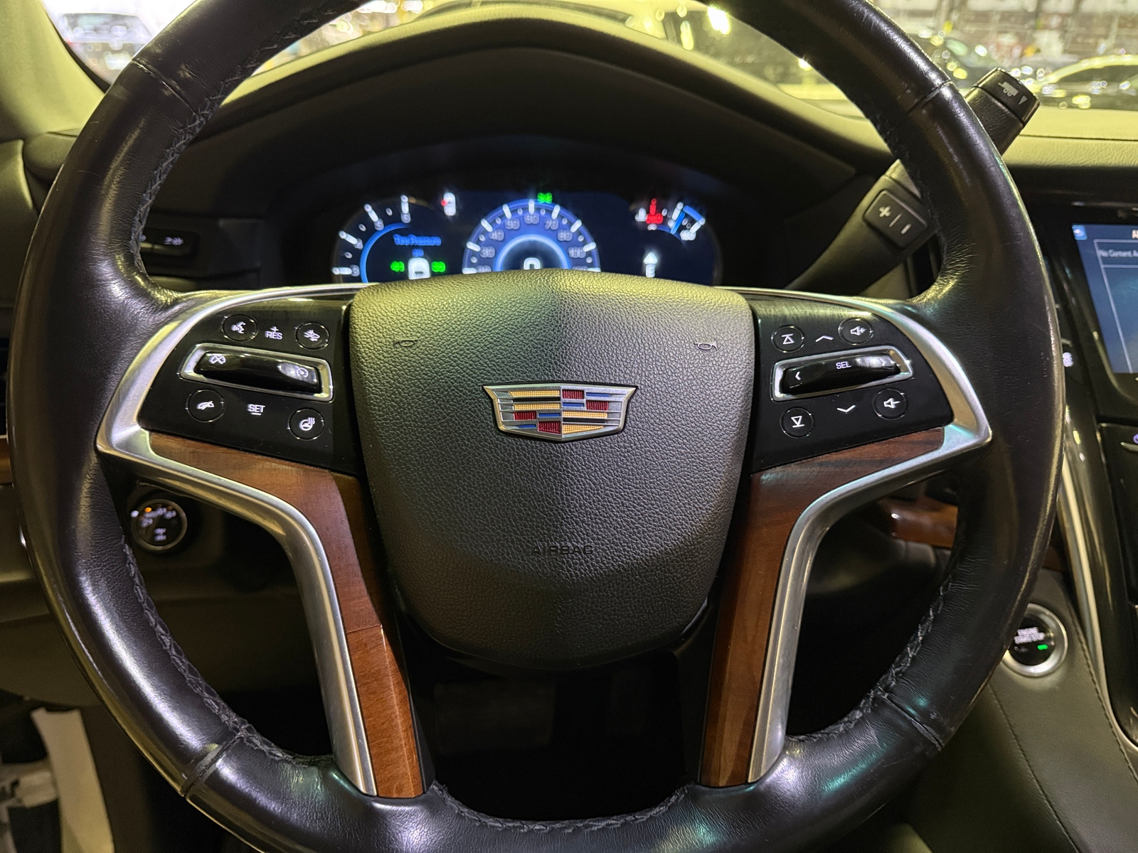 Thumbnail: 2019 Cadillac Escalade - 4