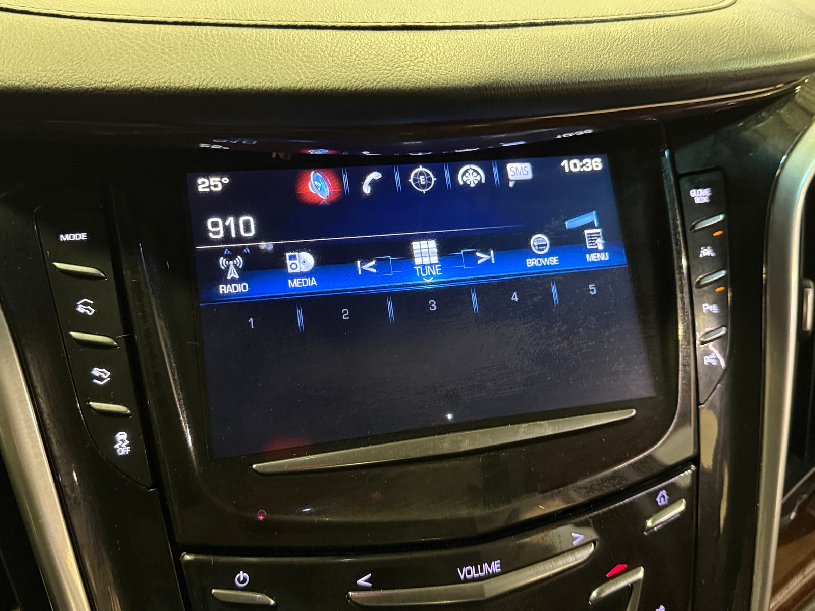 Thumbnail: 2019 Cadillac Escalade - 3