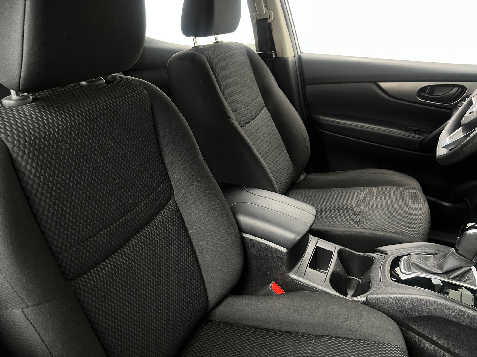 Thumbnail: 2019 Nissan Rogue Sport - 2