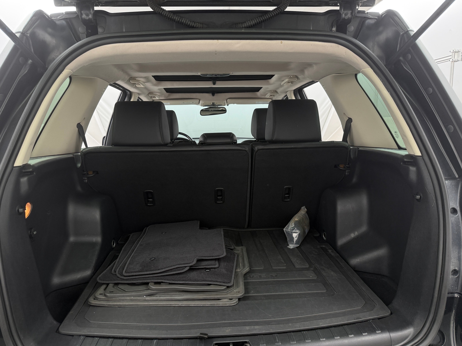 Thumbnail: 2013 Land Rover LR2 - 6