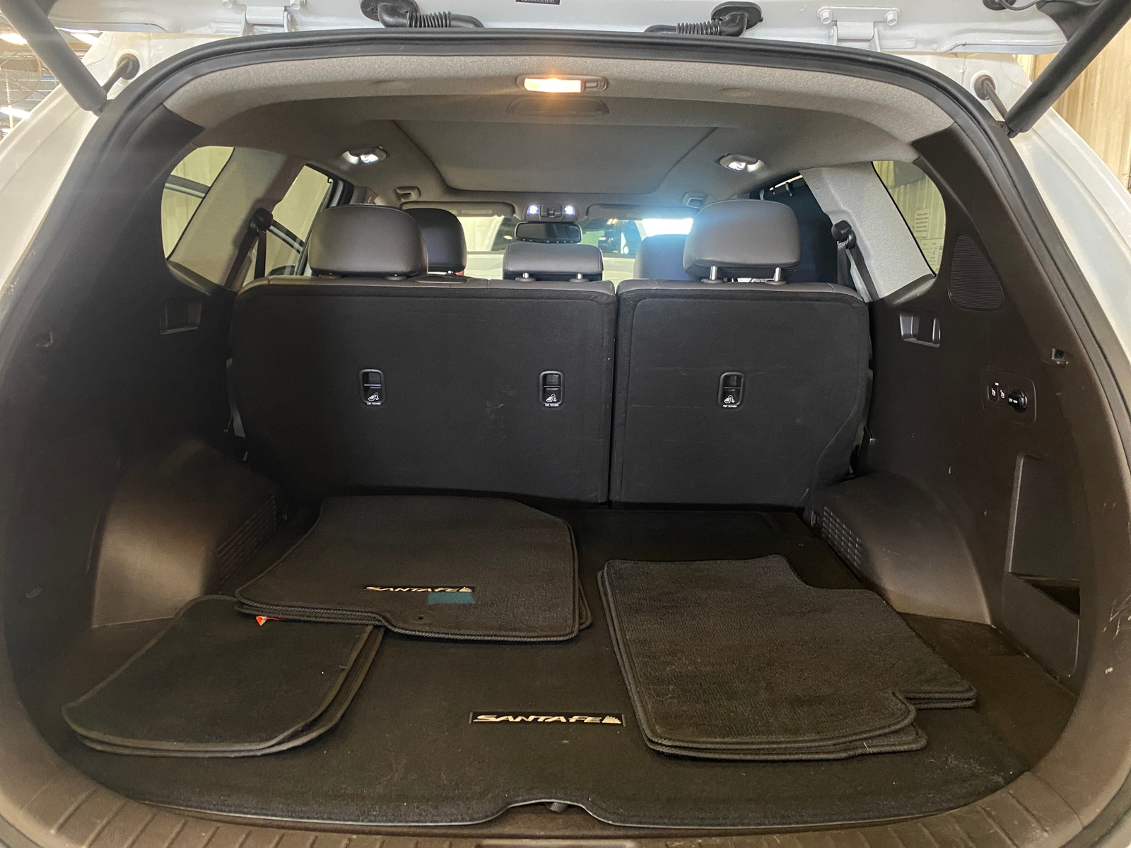 Thumbnail: 2020 Hyundai Santa Fe - 6