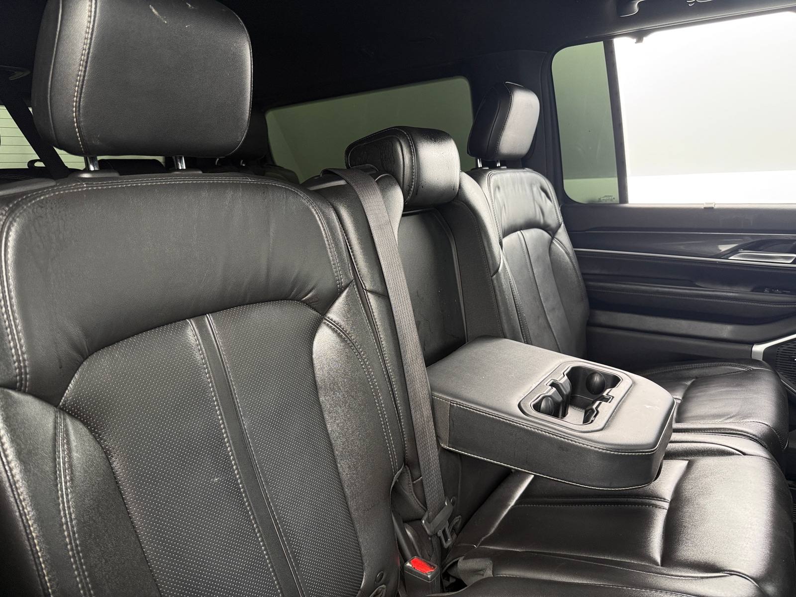 Thumbnail: 2022 Jeep Wagoneer - 5