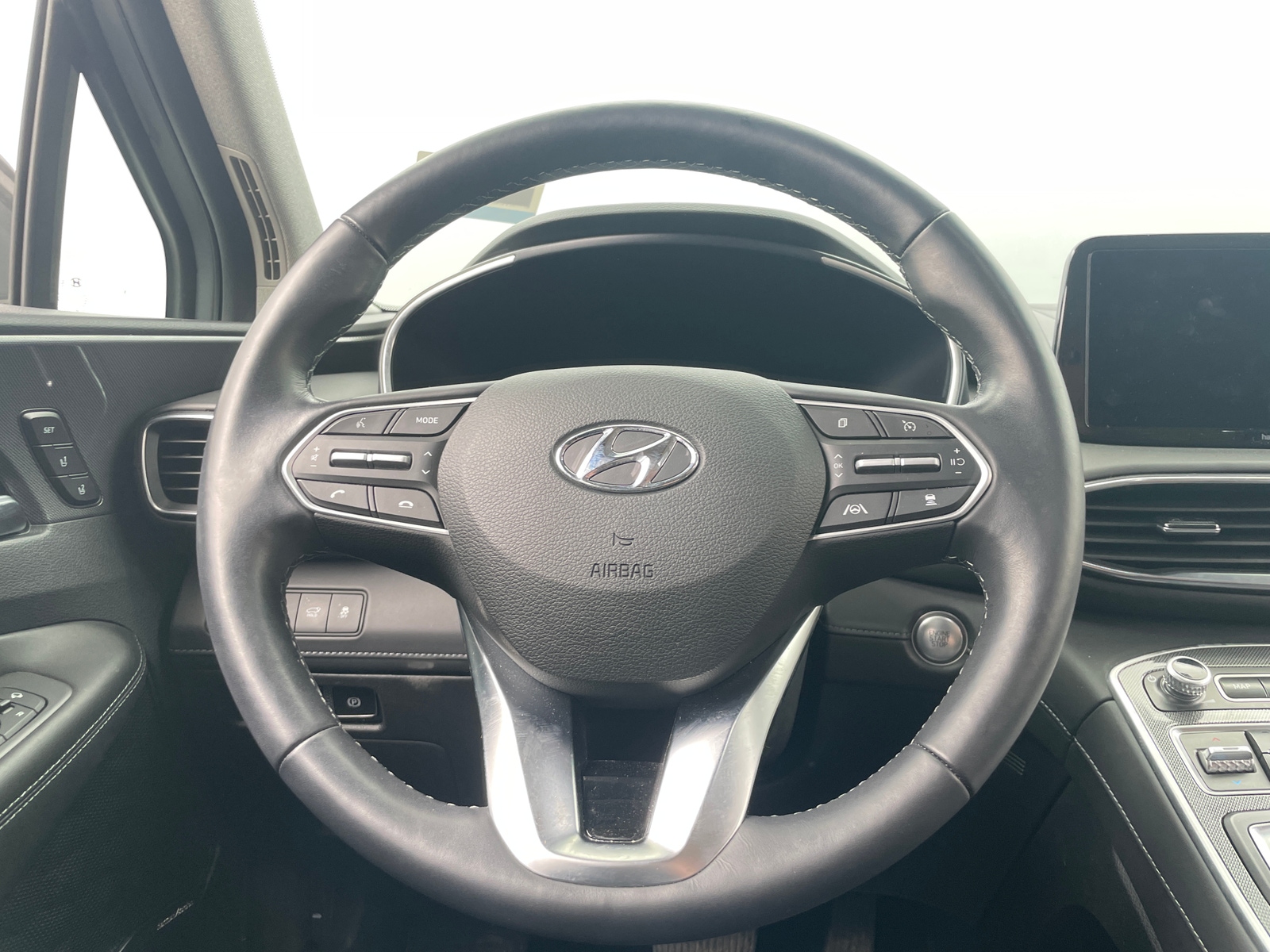 Thumbnail: 2023 Hyundai Santa Fe - 4