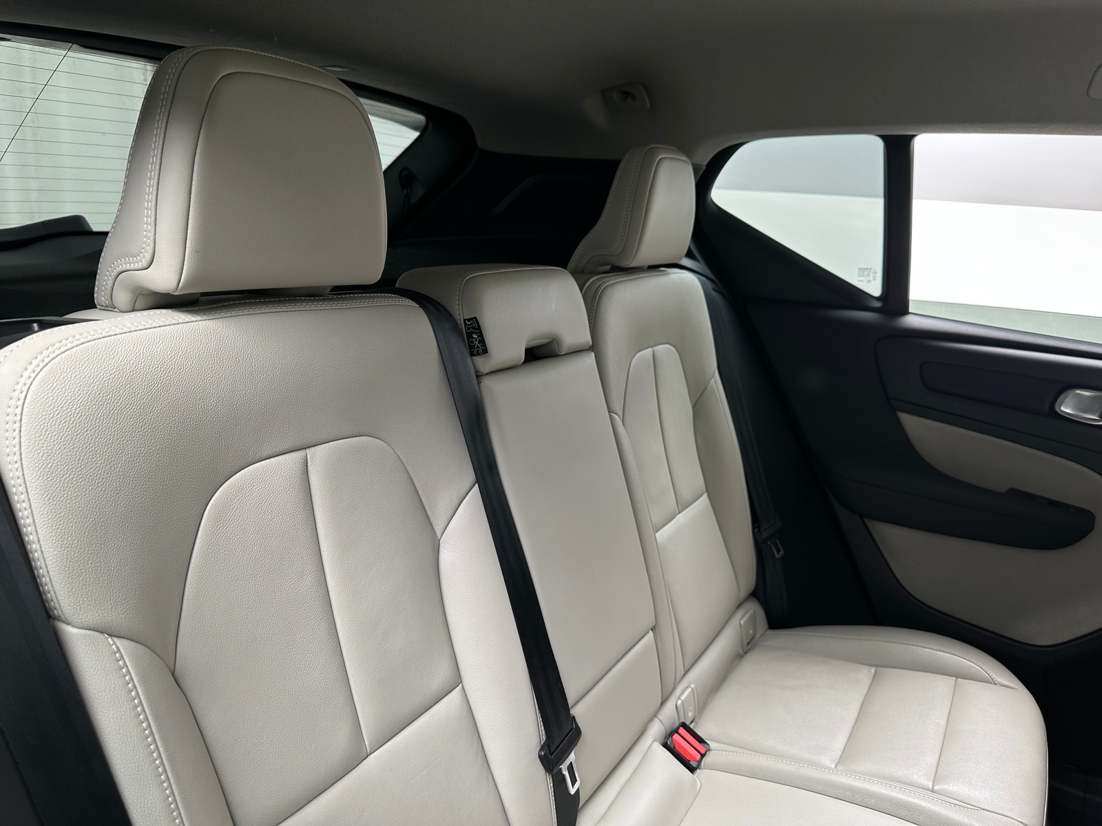 Thumbnail: 2021 Volvo XC40 - 5