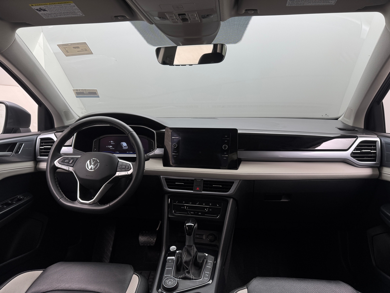 Thumbnail: 2025 Volkswagen Taos - 2