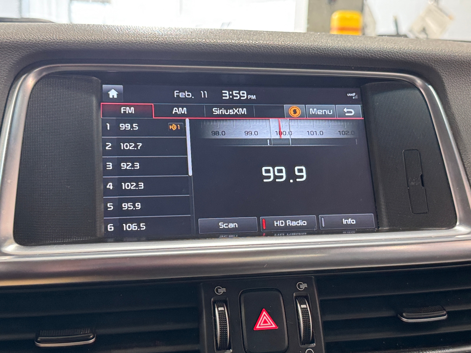 Thumbnail: 2017 Kia Optima - 3