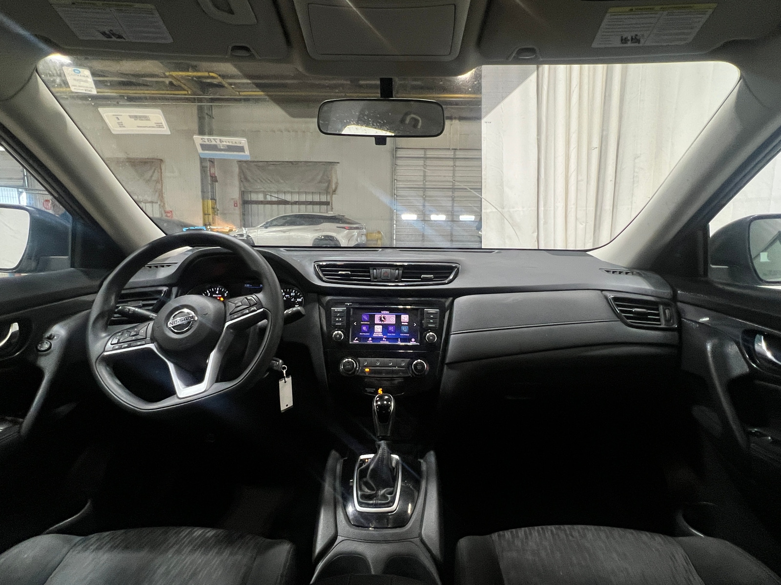 Thumbnail: 2018 Nissan Rogue - 3