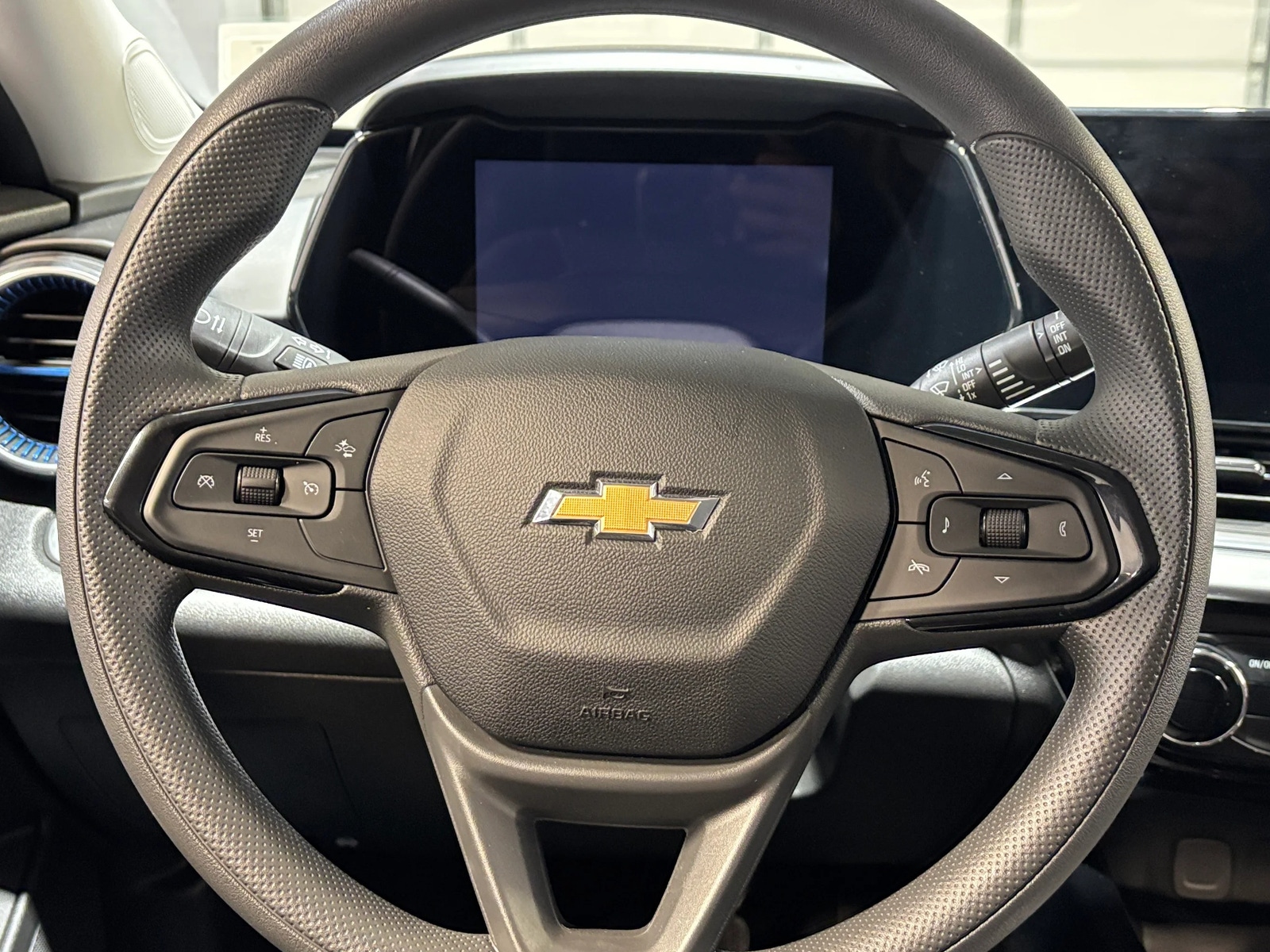 Thumbnail: 2025 Chevrolet Trax - 5