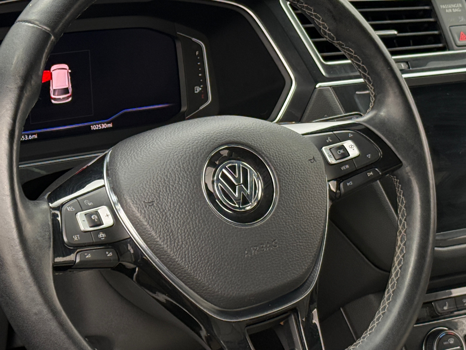 Thumbnail: 2019 Volkswagen Tiguan - 4