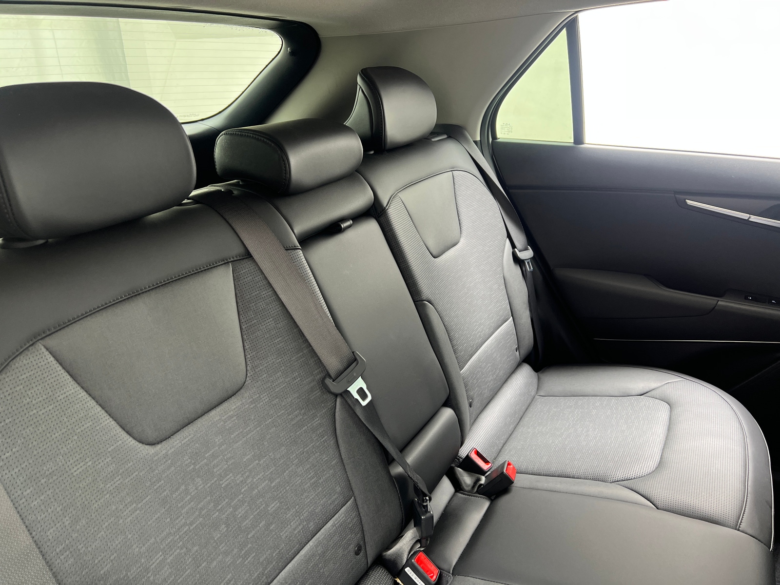 Thumbnail: 2024 Kia Niro - 5