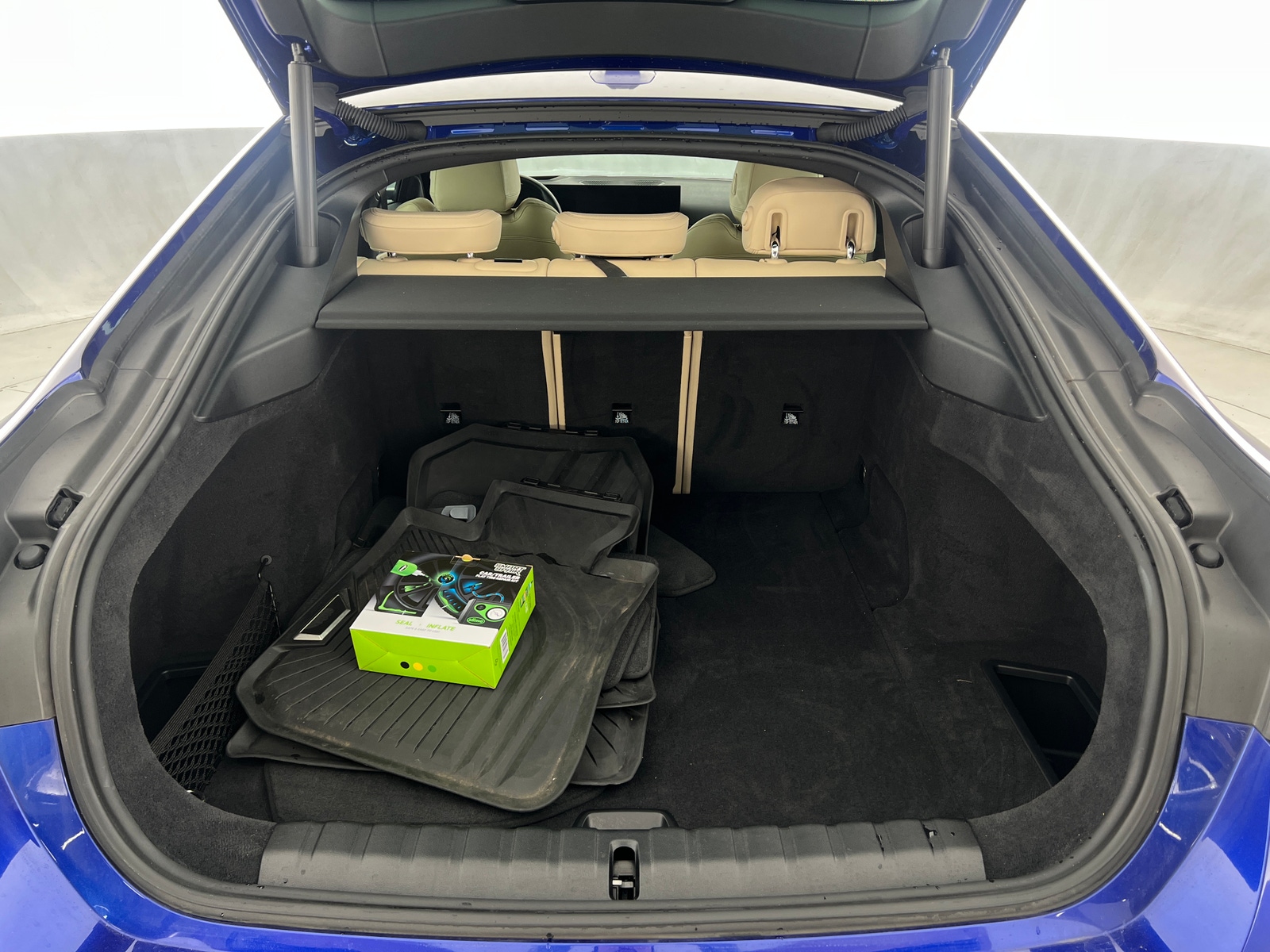 Thumbnail: 2023 BMW i4 - 6