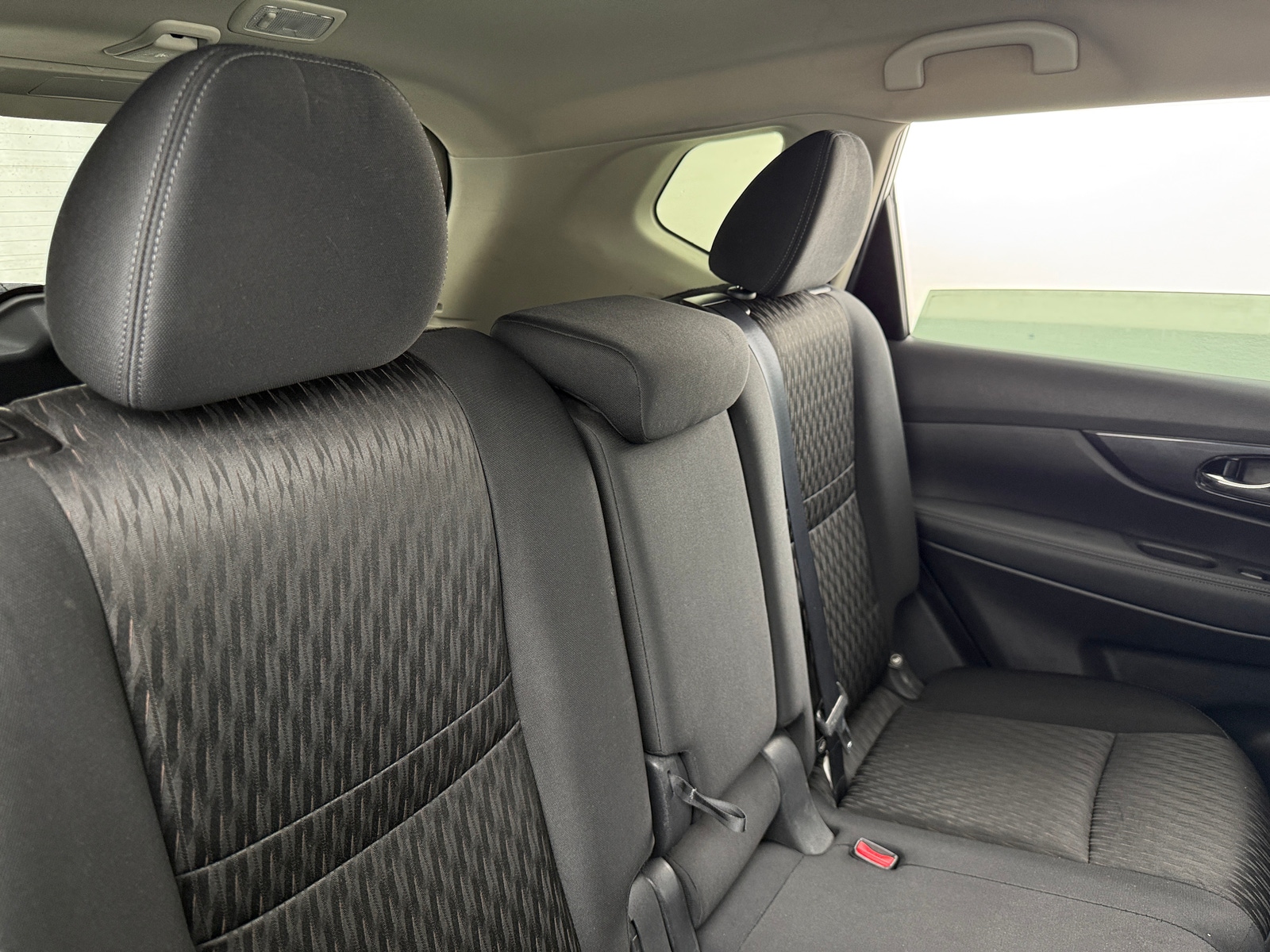 Thumbnail: 2017 Nissan Rogue - 6