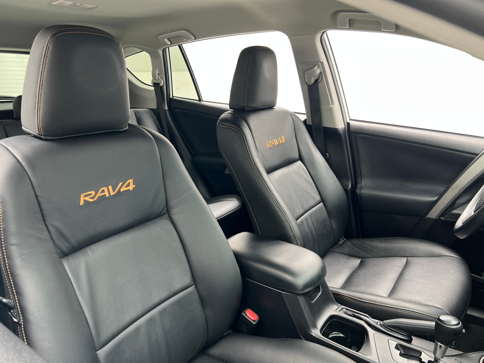 Thumbnail: 2016 Toyota RAV4 - 2