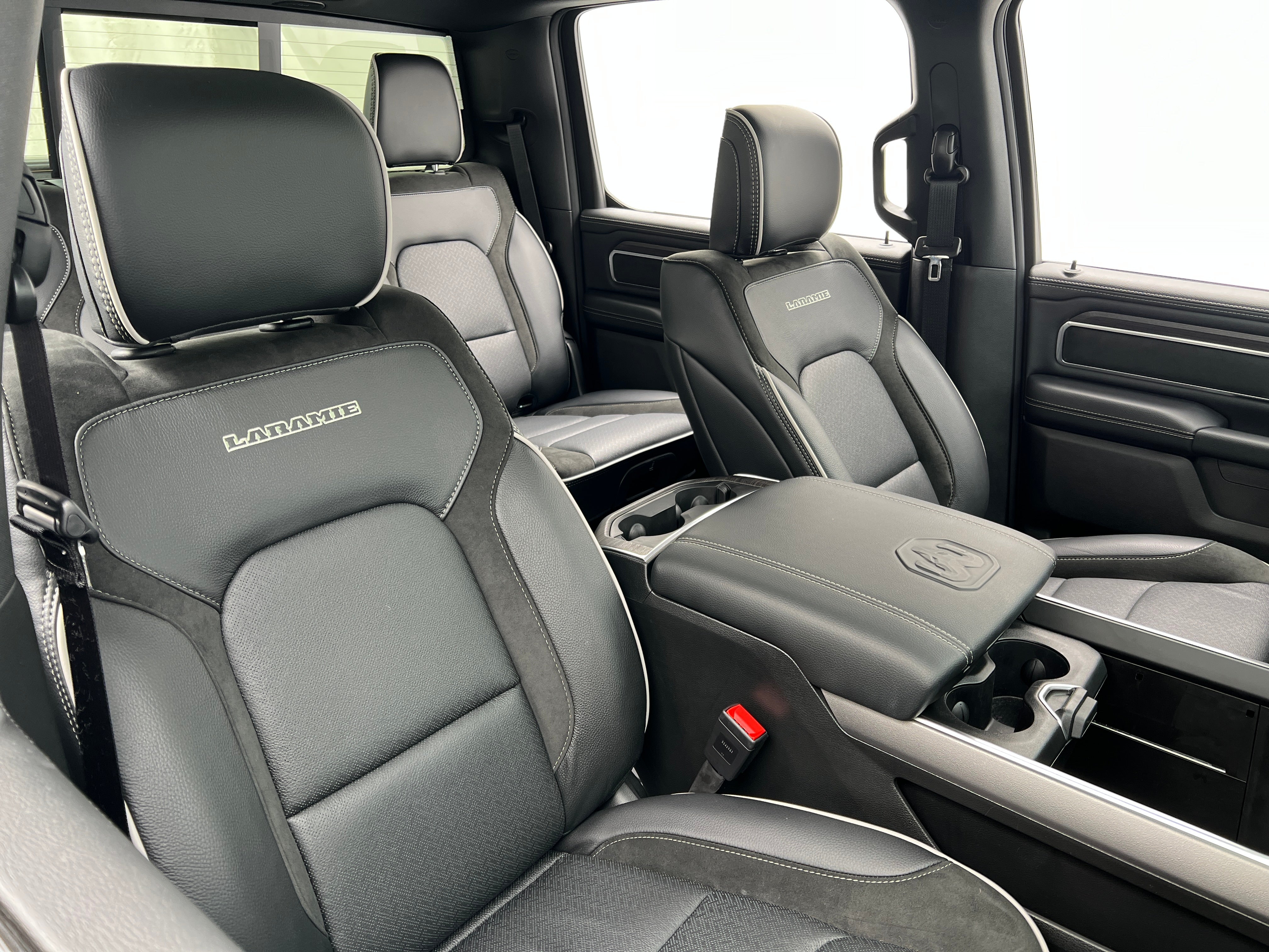2026 RAM 1500 Laramie 4x4 Crew Cab 5'7's photo