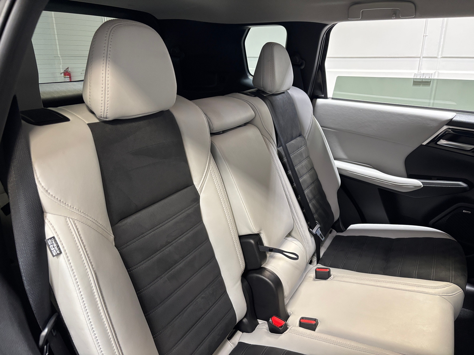 Thumbnail: 2025 Mitsubishi Outlander - 5