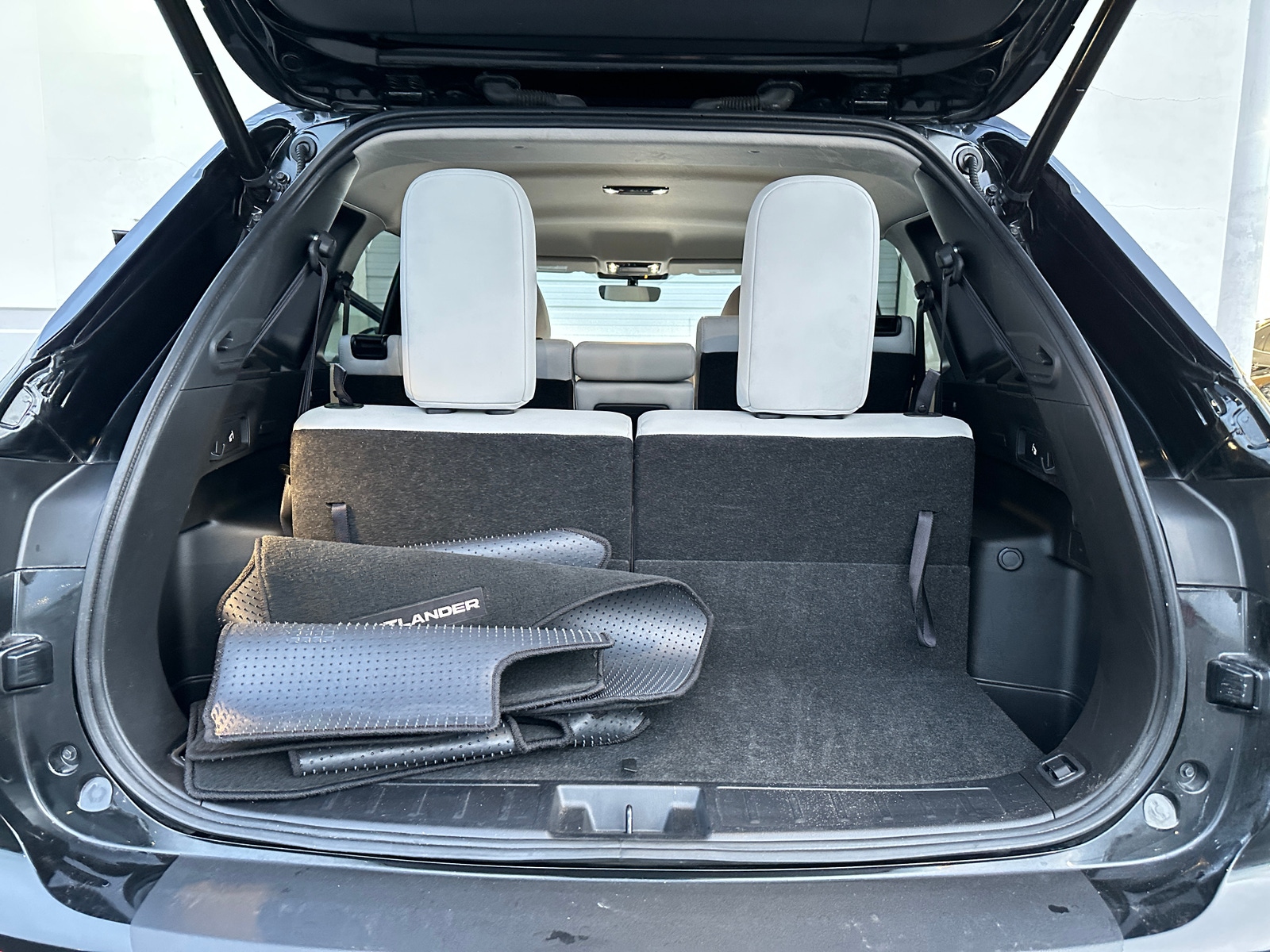 Thumbnail: 2025 Mitsubishi Outlander - 6