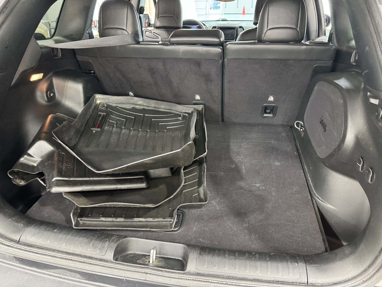 Thumbnail: 2020 Jeep Cherokee - 6