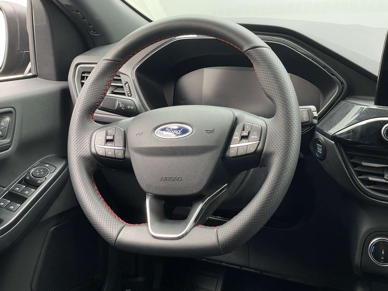 Thumbnail: 2025 Ford Escape - 4