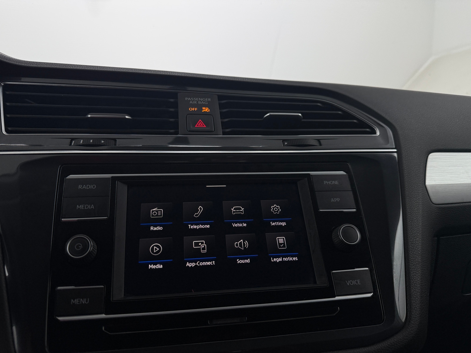 Thumbnail: 2021 Volkswagen Tiguan - 4