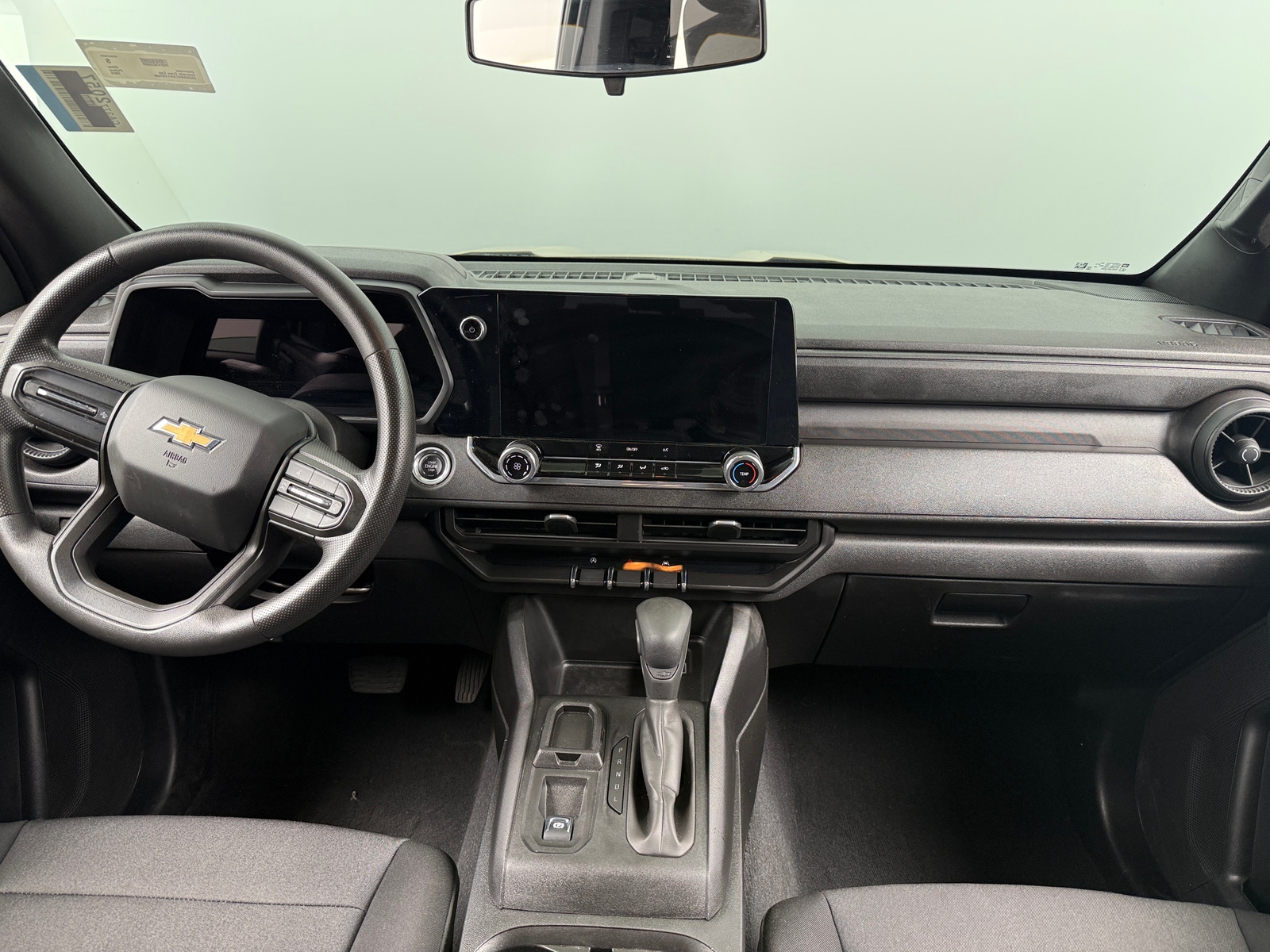 Thumbnail: 2024 Chevrolet Colorado - 3