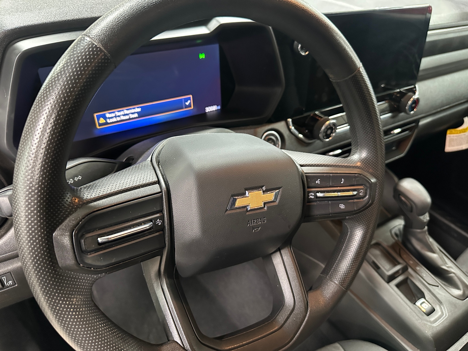 Thumbnail: 2024 Chevrolet Colorado - 5