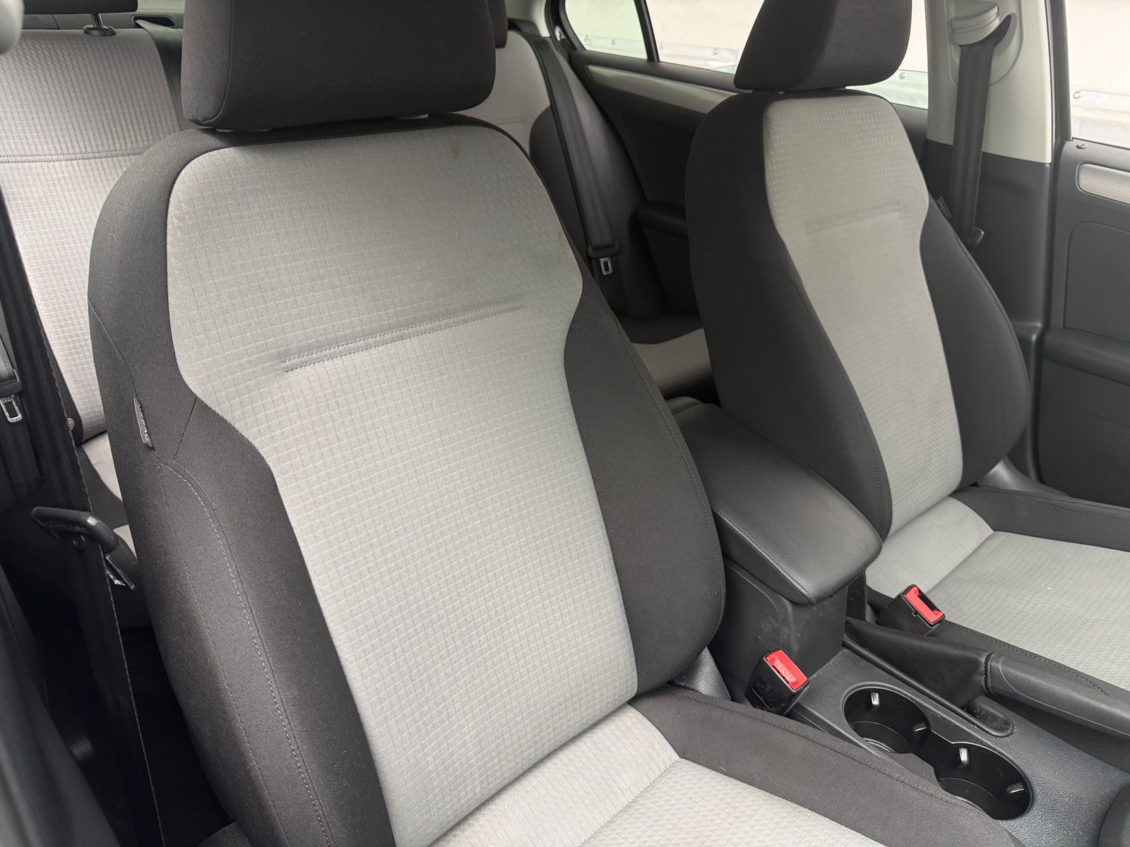 Thumbnail: 2017 Volkswagen Jetta - 2