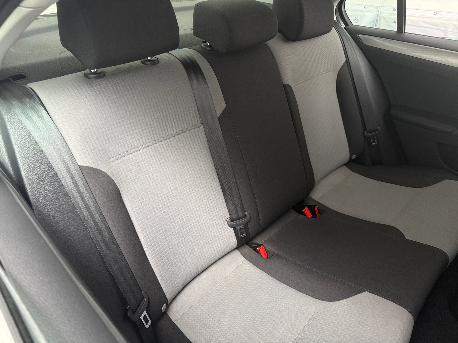 Thumbnail: 2017 Volkswagen Jetta - 6