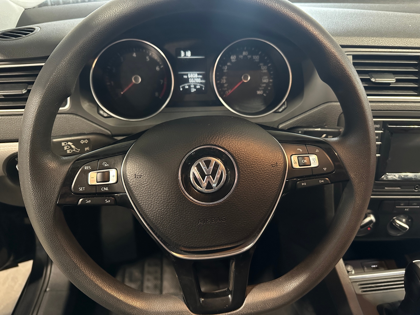 Thumbnail: 2017 Volkswagen Jetta - 5