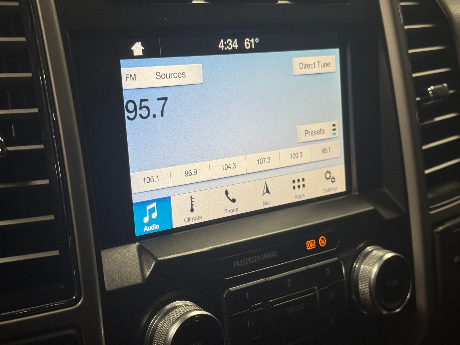 Thumbnail: 2019 Ford Econoline - 3