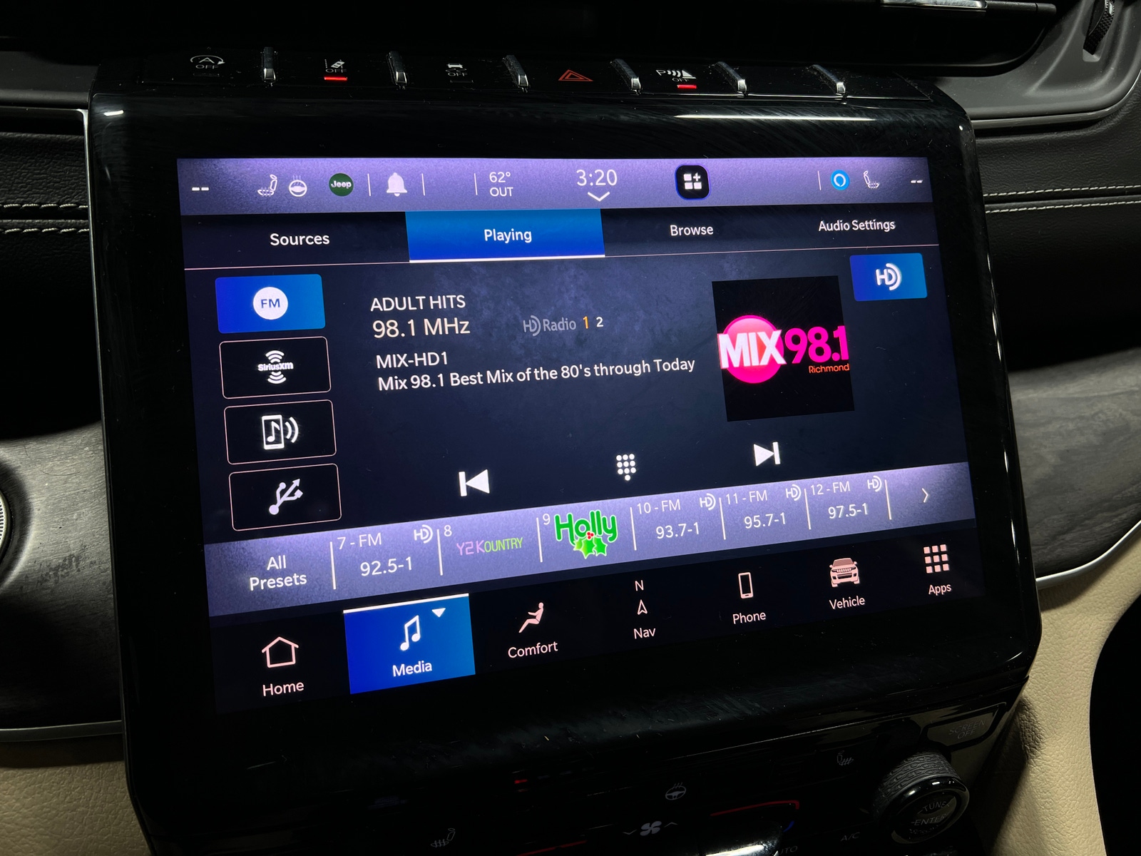 Thumbnail: 2021 Jeep Grand Cherokee L - 3