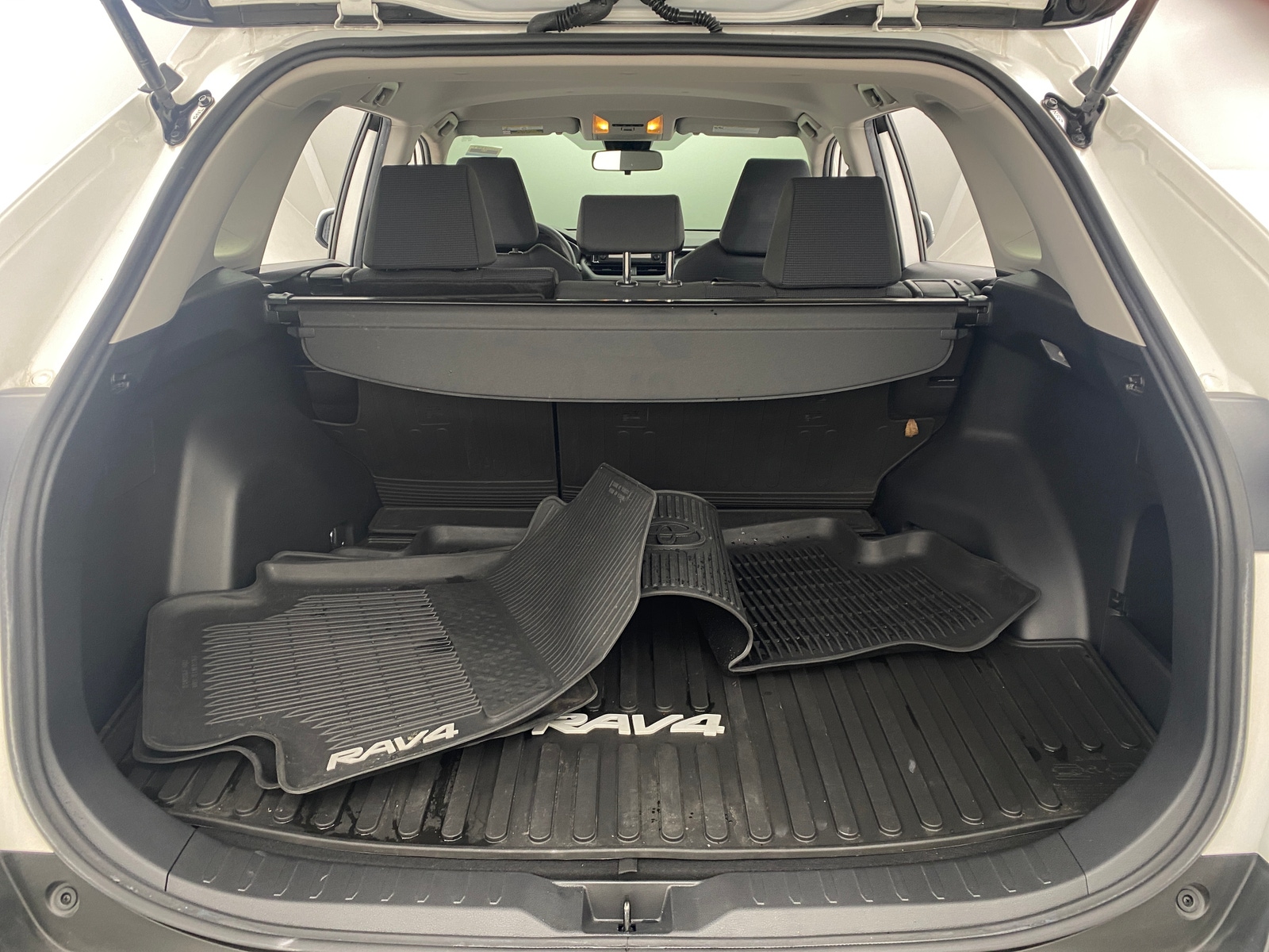 Thumbnail: 2019 Toyota RAV4 - 7