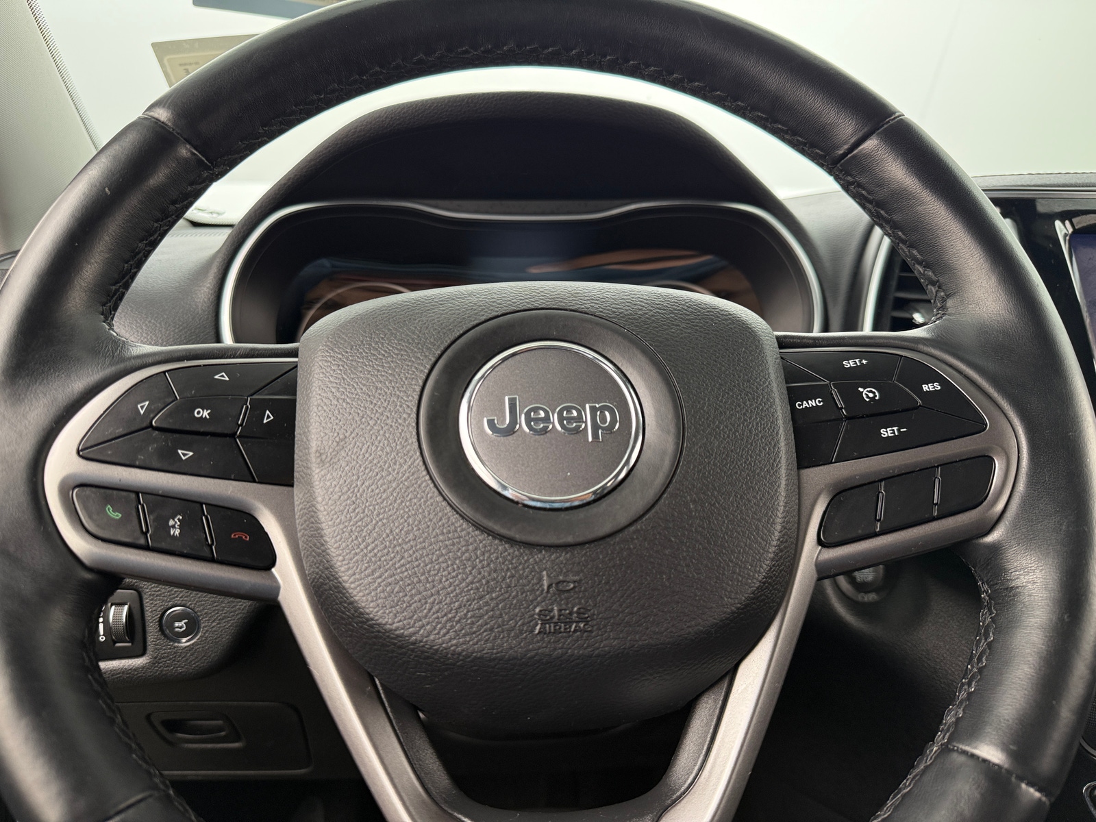 Thumbnail: 2019 Jeep Cherokee - 4