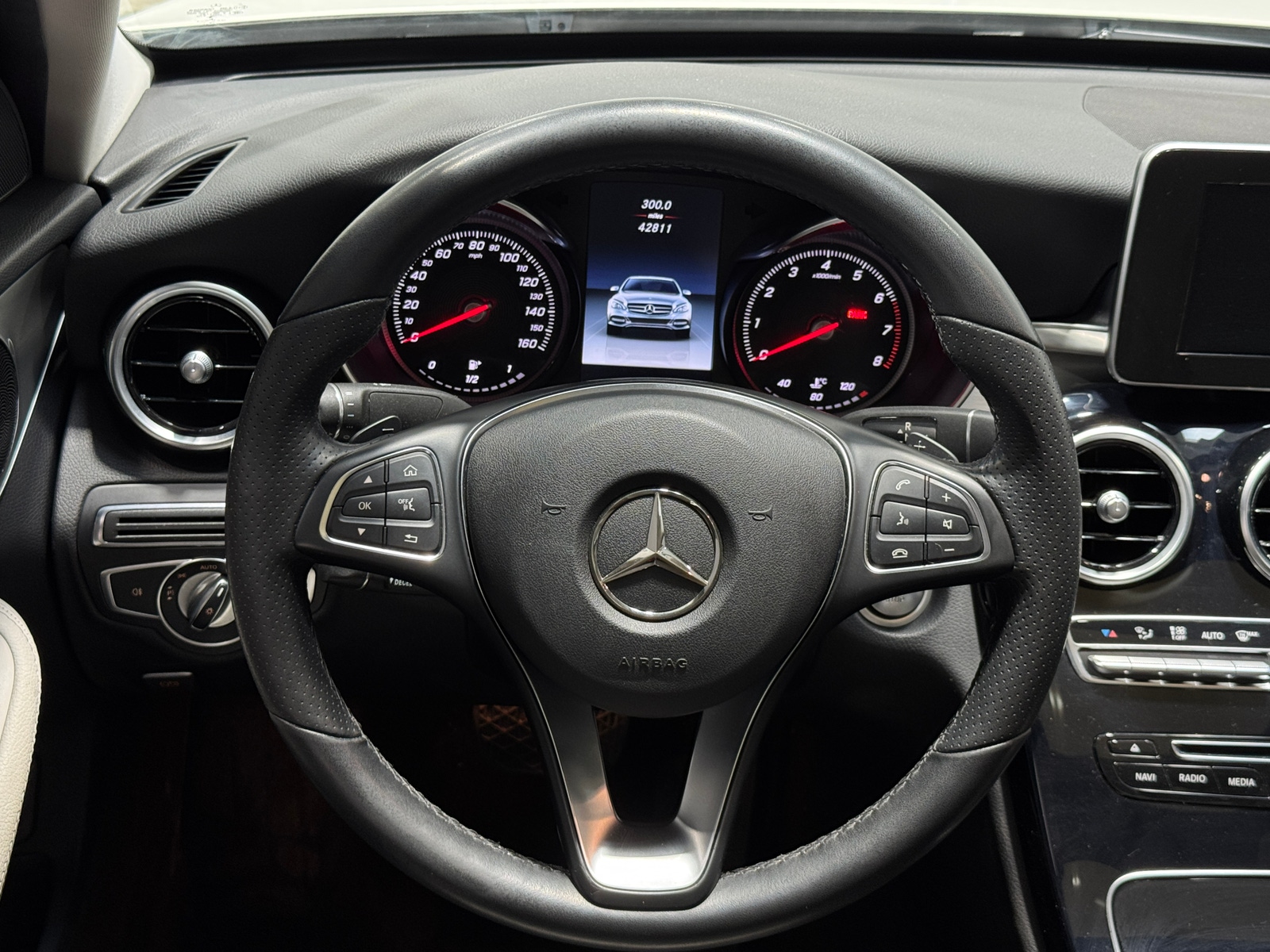 Thumbnail: 2017 Mercedes-Benz C-Class - 4