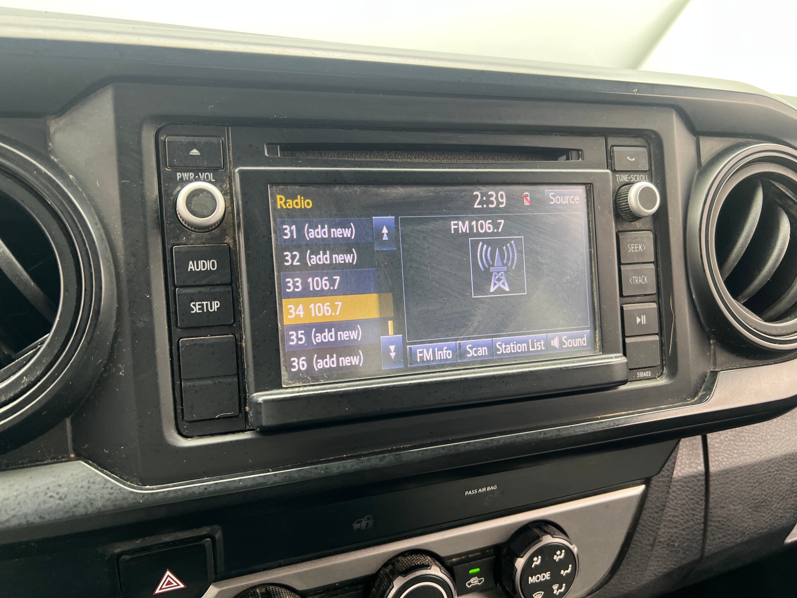 Thumbnail: 2019 Toyota Tacoma - 4