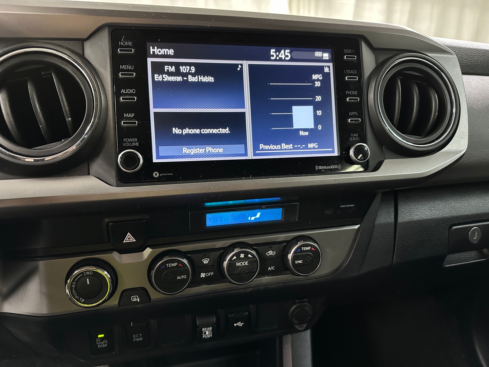 Thumbnail: 2022 Toyota Tacoma - 4