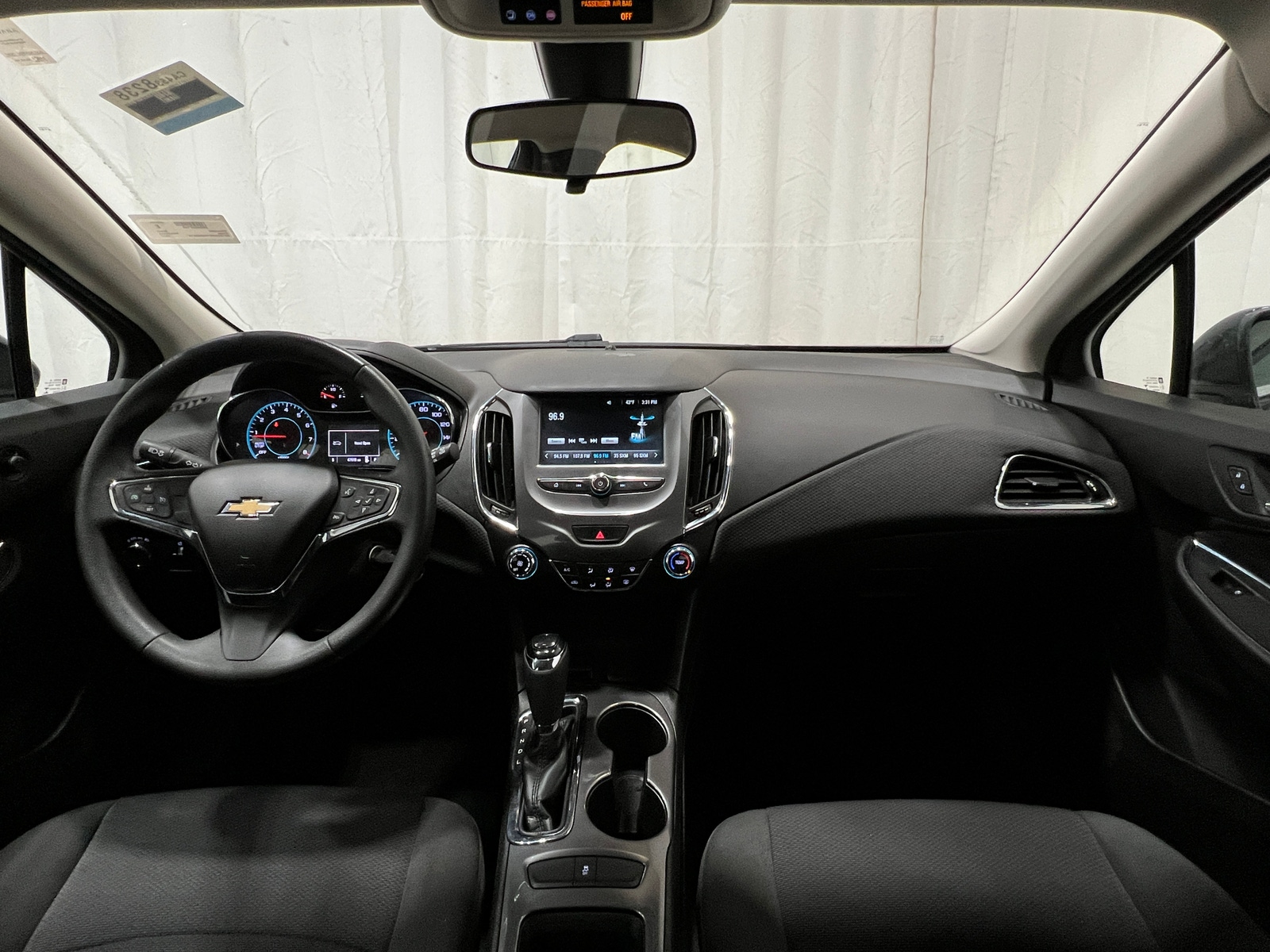 Thumbnail: 2017 Chevrolet Cruze - 3