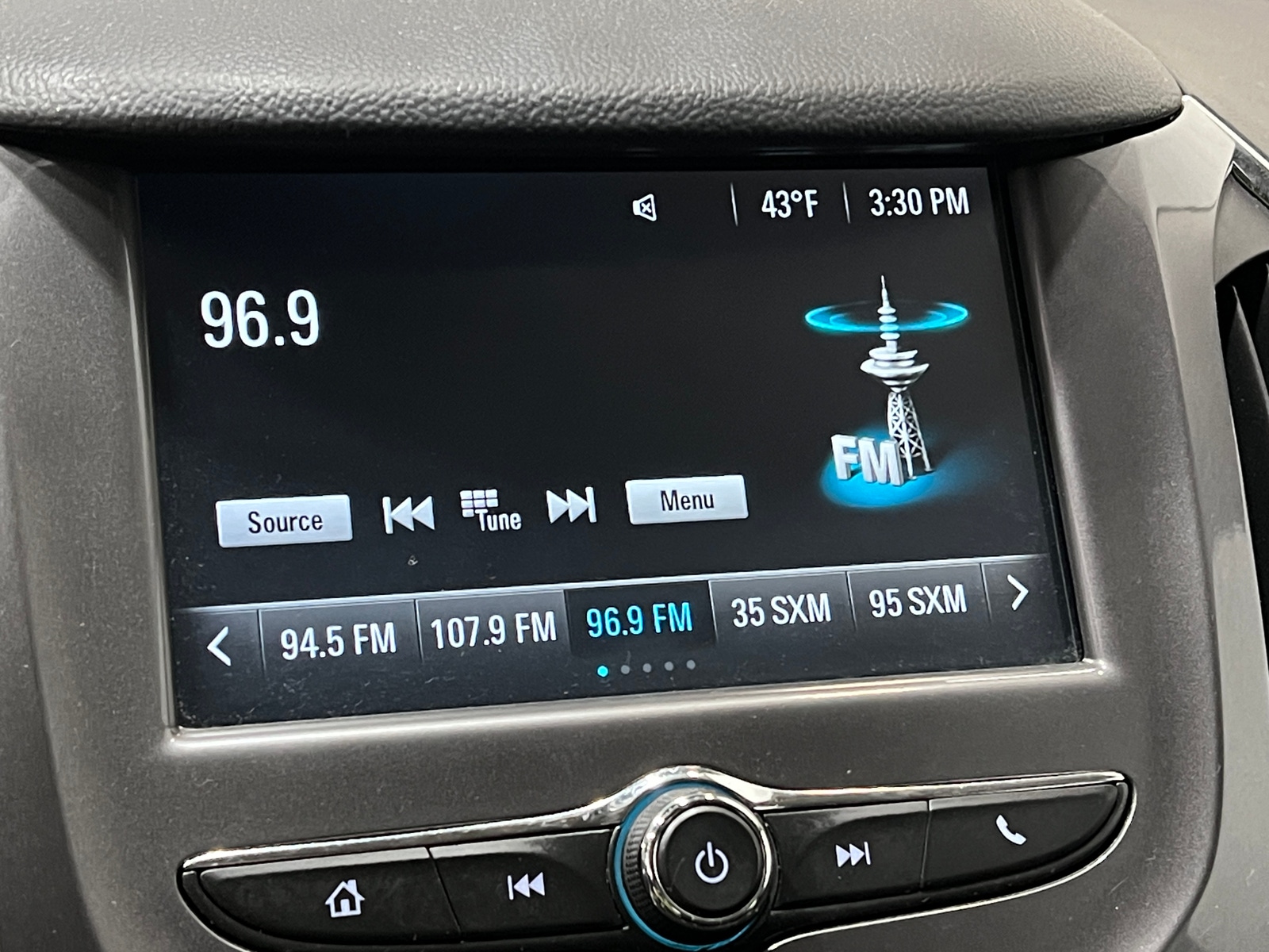 Thumbnail: 2017 Chevrolet Cruze - 4