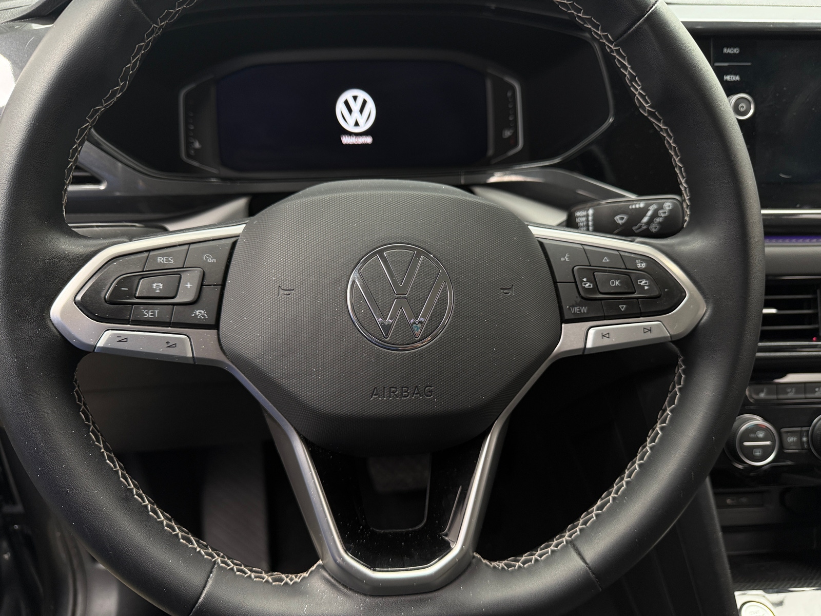 Thumbnail: 2023 Volkswagen Taos - 4