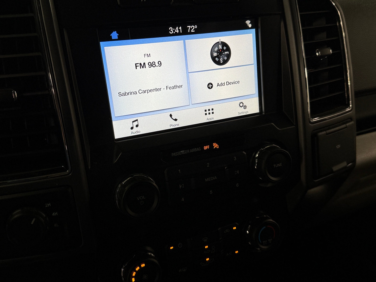 Thumbnail: 2019 Ford Econoline - 4