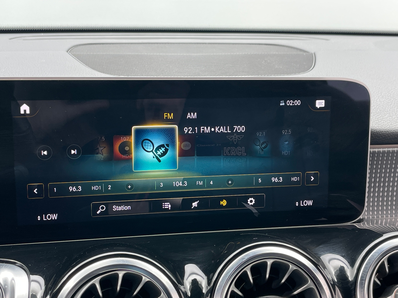 Thumbnail: 2021 Mercedes-Benz GLB - 3