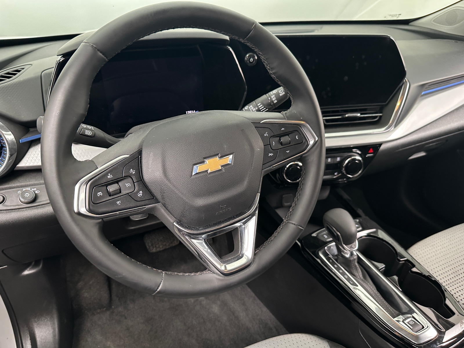 Thumbnail: 2025 Chevrolet Trax - 5