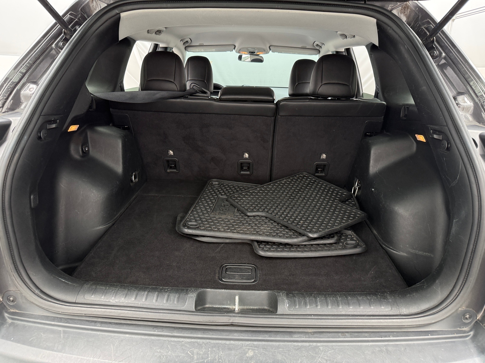 Thumbnail: 2019 Jeep Cherokee - 7