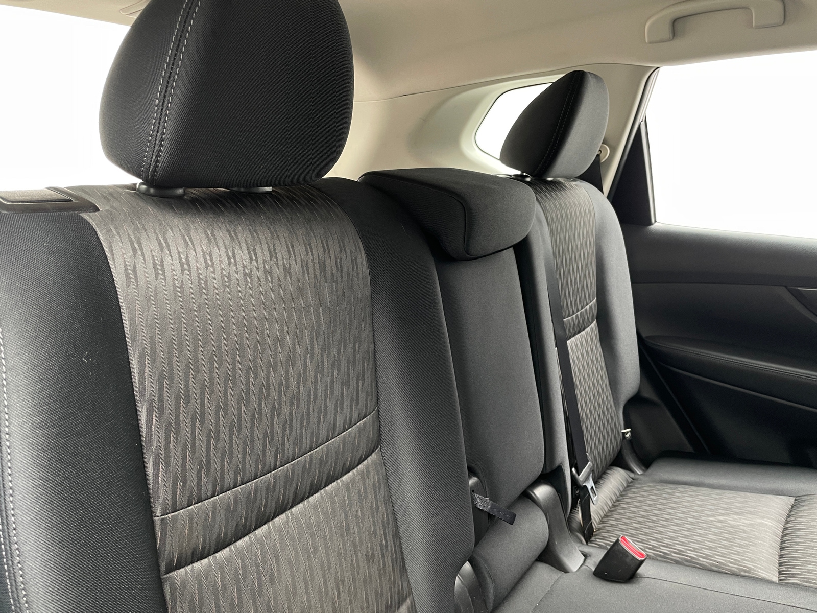 Thumbnail: 2017 Nissan Rogue - 6