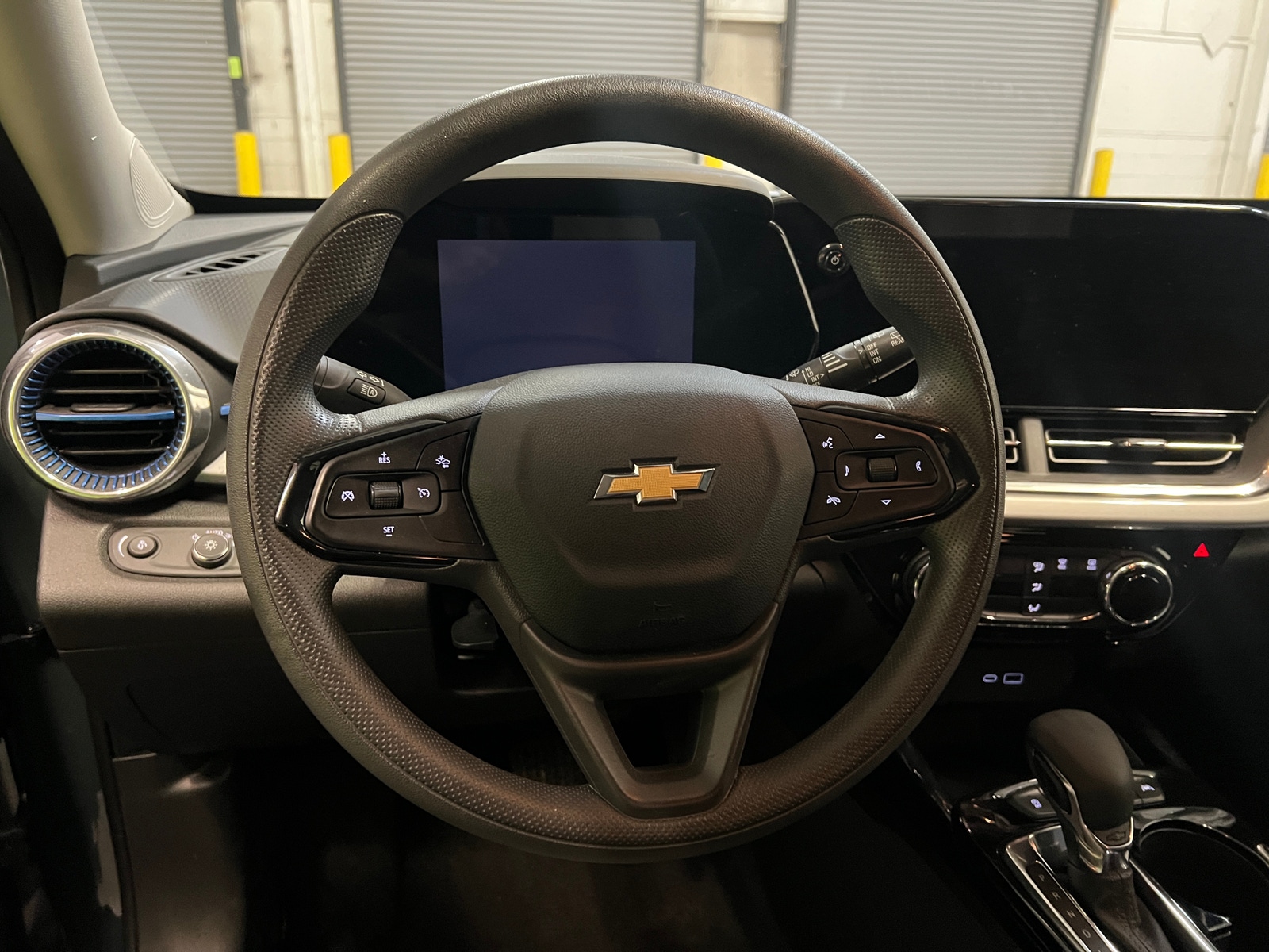 Thumbnail: 2025 Chevrolet Trax - 5